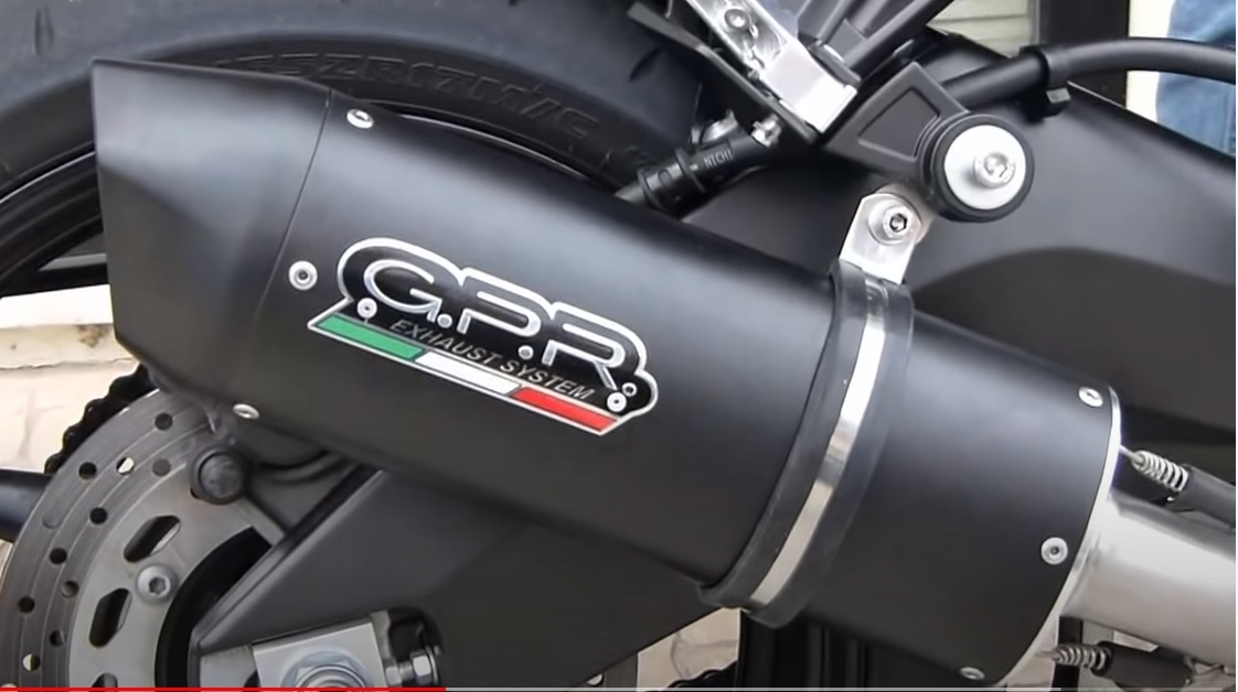 Yamaha FZ-8  2010-2016, Furore Nero, Slip-on exhaust including removable db killer and link pipe 